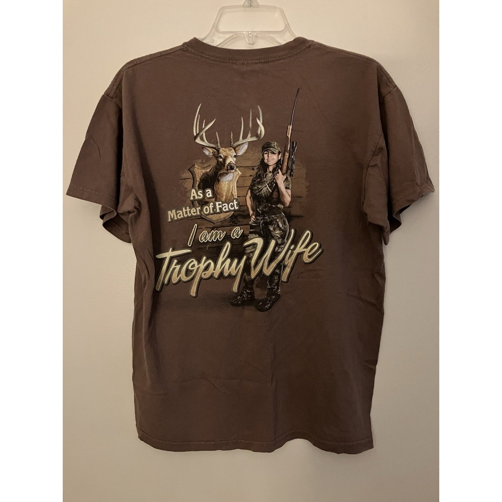 Buck Wear Women's "Trophy Wife" T-Shirt Medium‎ Funny Novelty Deer Hunting